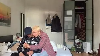 Riproduci Sissy ha sempre fame di cazzo crudo