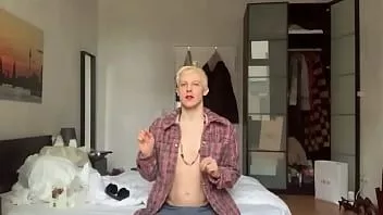 play সিসি সবসময় কাঁচা মোরগ জন্য ক্ষুধার্ত