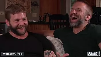 Riproduci (colby jansen, dirk caber) mangiano e si perforano il culo a vicenda - uomini