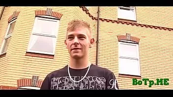 Redare Prietenii sălbatici adoră sexul hardcore la mașină
