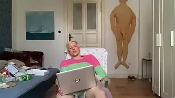 Odtwórz Sissy jest zawsze głodna surowego kutasa