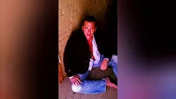 再生 ゲイのファモソスは、リークされた男性有名人のセックステープで自慰行為と巨大なザーメンショットでコーリーバーンシュタインを捕まえました！