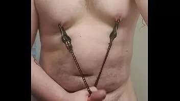 Reproducir Gordito jugando con pinzas para papi