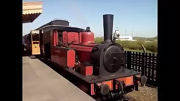 Reproducir Tren de vapor masturbarse y correrse sexualmente desde alrededor de las 3.30 cuando el tren sale