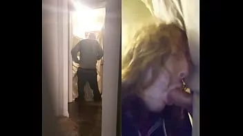 play Ich lutsche wieder einen geilen Schwanz an meinem Gloryhole