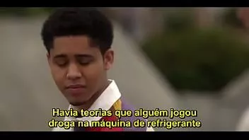 Reproduzir Histórias de terror americano episódio 3