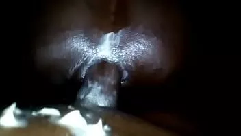 Reproduzir Eu fodo meu namorado gozando sem sela