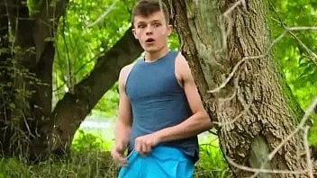 play Hete jock Lane neemt elke centimeter van Justin's rauwe pik en krijgt uiteindelijk een gezichtsbehandeling - twinkpop