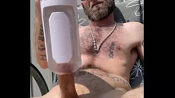 Redare Tată verbal Bradley K Savage folosește mașină electrică de muie afară