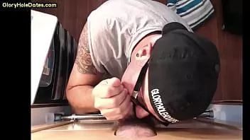 play Eingefärbter reifer Dilf-Mund mit Sperma nach Gloryhole-Blowjob