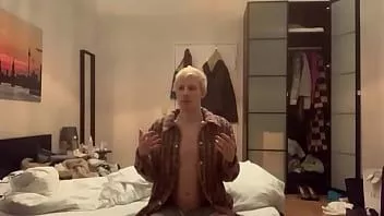 Odtwórz Sissy jest zawsze głodna surowego kutasa